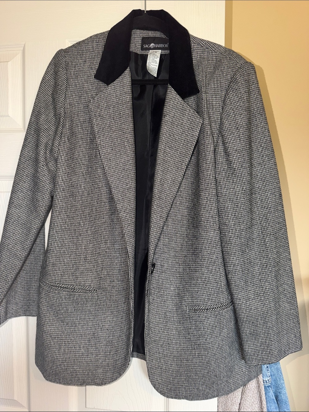 Sag Harbor Black and White Houndstooth Blazer with Black Collar